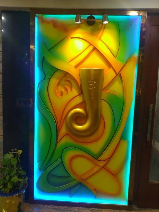 Hotel Sjr Варанаси Экстерьер фото